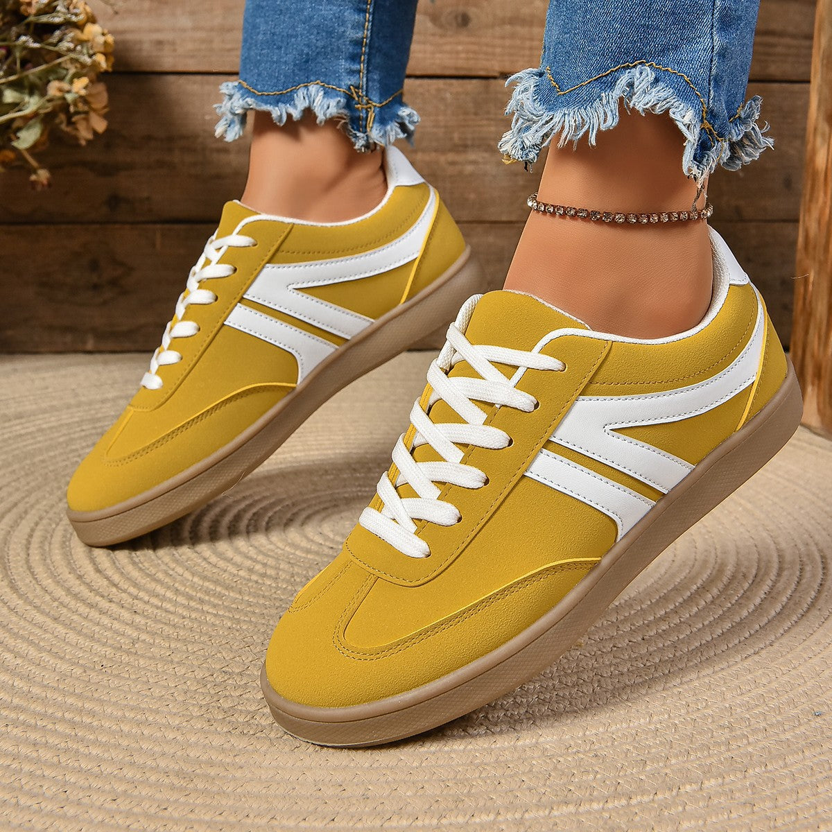 Lace-Up Shoes with Round Toe and PU Upper Material | Ideal for All Seasons